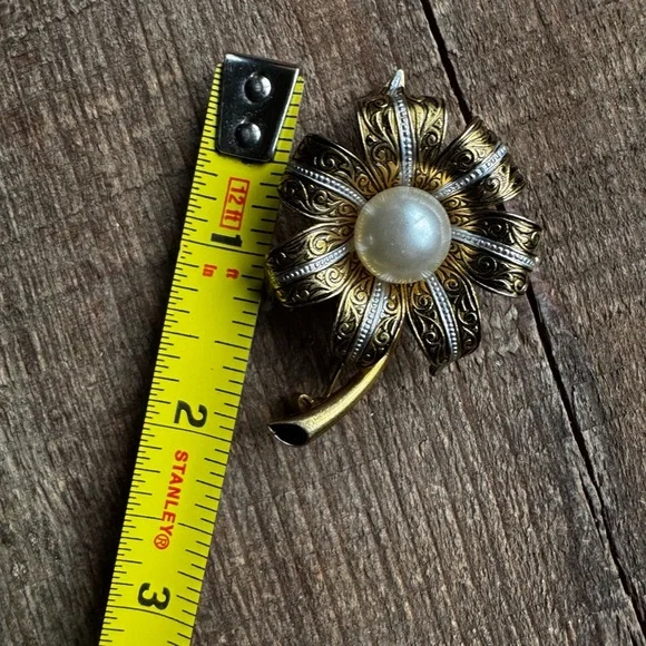 Vintage Spain Damascene Black, Gold Silver Tone Faux Pearl Large Flower Brooch - Picture 8 of 9